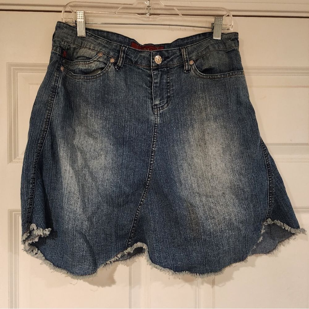 YMI Y2K Style knee length denim skirt Size 7 Juniors